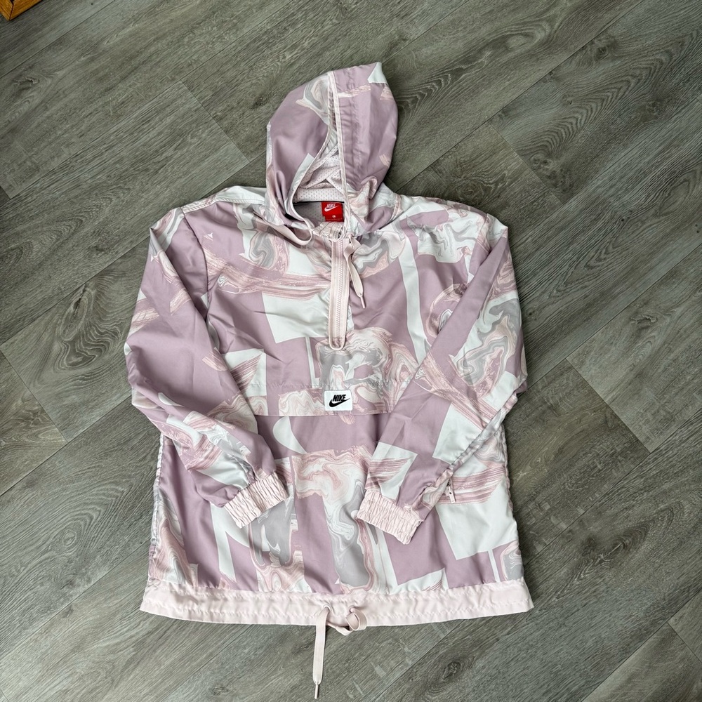 Size L Nike Windbreaker Pink